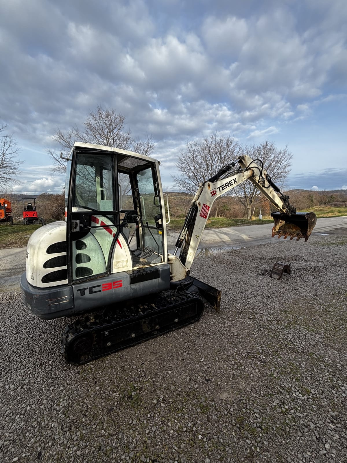 Gosenični bager 3,5 t